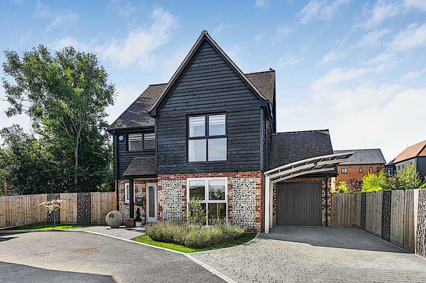 Flint Close, Rotherfield Greys, Henley-On-Thames